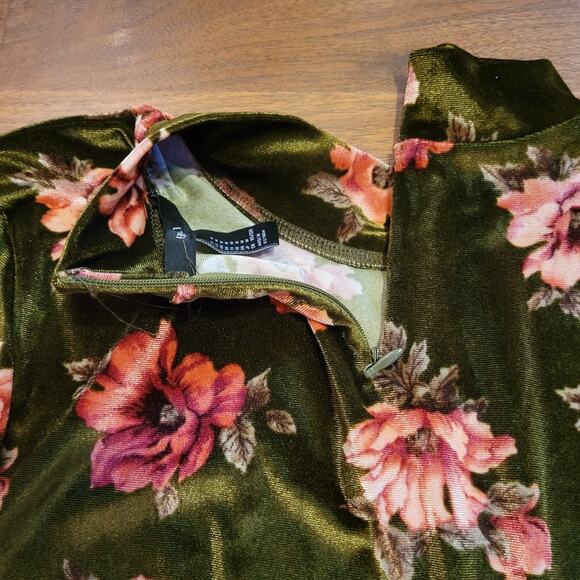 Forever 21, M | High Neck Long Sleeve Velvet Crop Top Olive Blush Colored - Picture 4 of 6